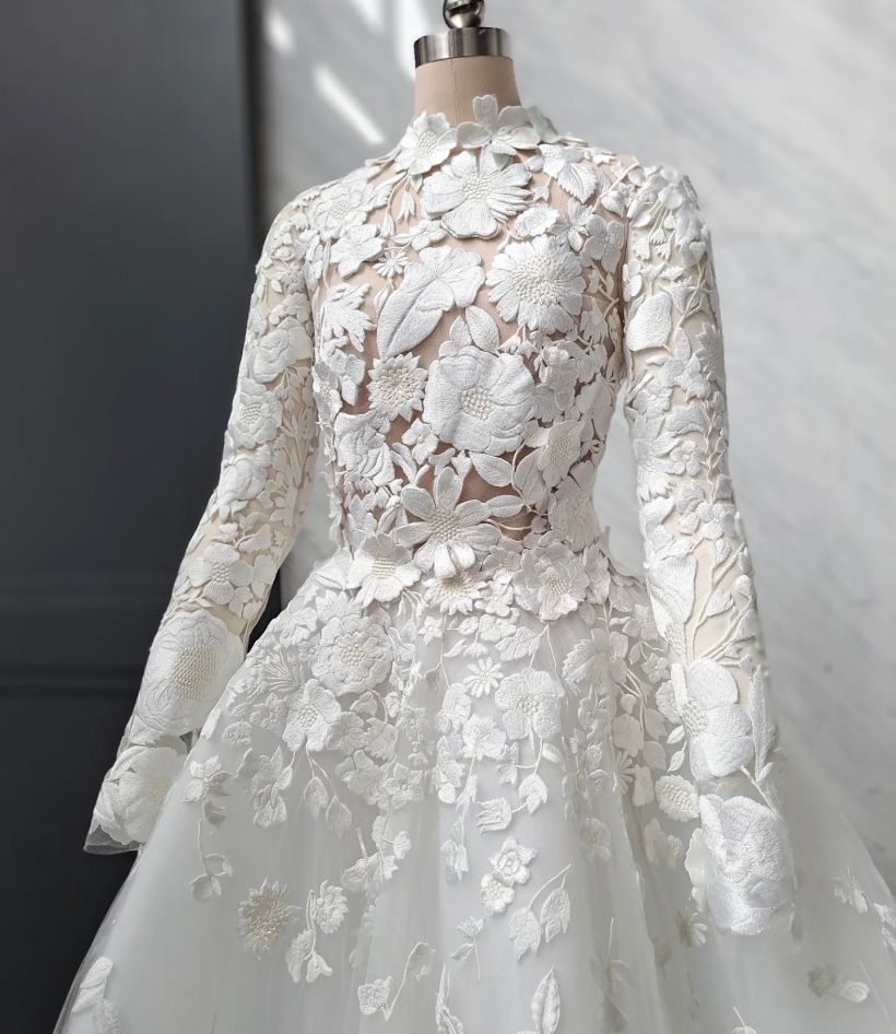 ส่องดีเทลชุดเจ้าสาวภรรยาหมวดอ๋อ งานปักสุดหรู สวยอลังการ