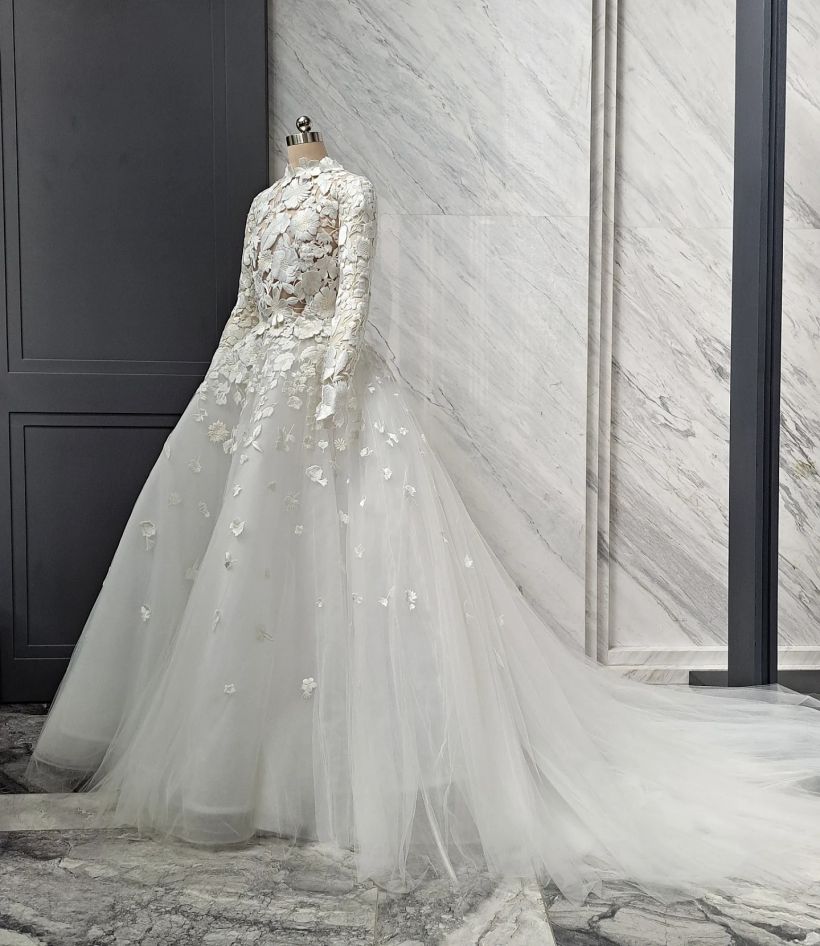 ส่องดีเทลชุดเจ้าสาวภรรยาหมวดอ๋อ งานปักสุดหรู สวยอลังการ