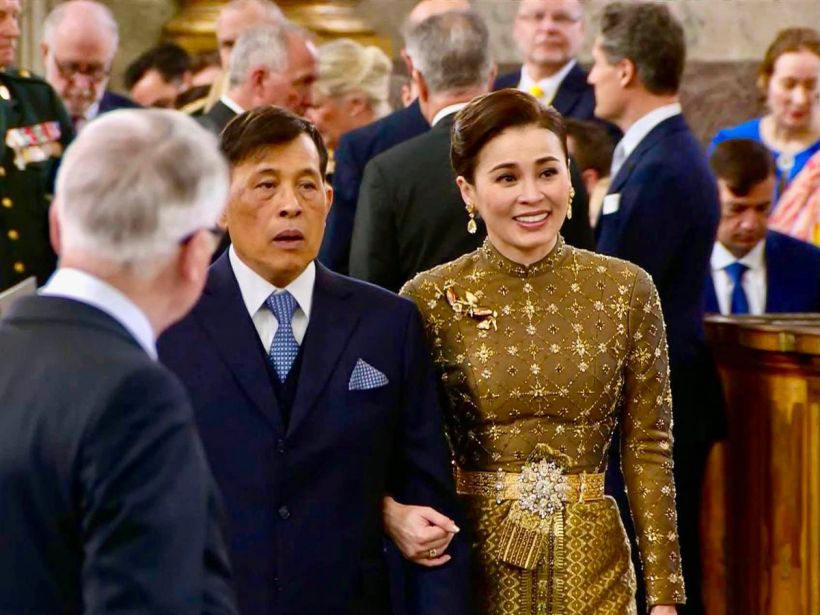 พระราชินี ฉลองพระองค์ชุดไทยบรมพิมาน โดดเด่นเหนือทุกลุค