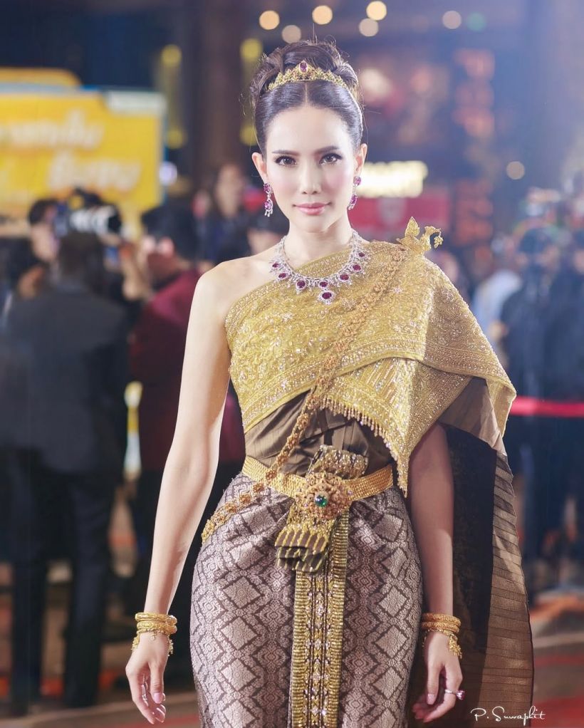 ซูมลุค ฌาร์ม โอสถานนท์ งามดุจเทพธิดาในชุดไทยจักรพรรดิ