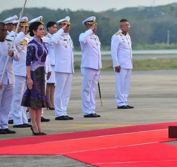 ประมวลภาพ เจ้าคุณพระสินีนาฏ สวมชุดผ้าทอลายดอกปีบ พร้อมความหมายสุดซึ้ง