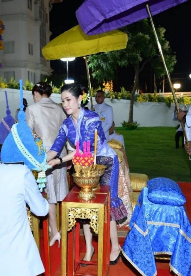 ประมวลภาพ เจ้าคุณพระสินีนาฏ สวมชุดผ้าทอลายดอกปีบ พร้อมความหมายสุดซึ้ง