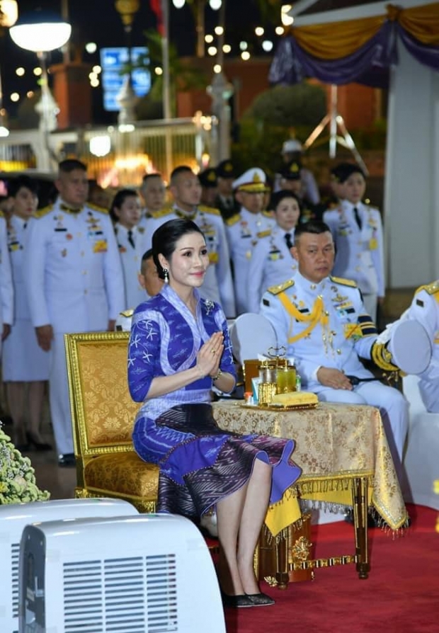 ประมวลภาพ เจ้าคุณพระสินีนาฏ สวมชุดผ้าทอลายดอกปีบ พร้อมความหมายสุดซึ้ง