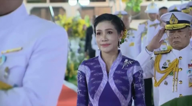 ประมวลภาพ เจ้าคุณพระสินีนาฏ สวมชุดผ้าทอลายดอกปีบ พร้อมความหมายสุดซึ้ง