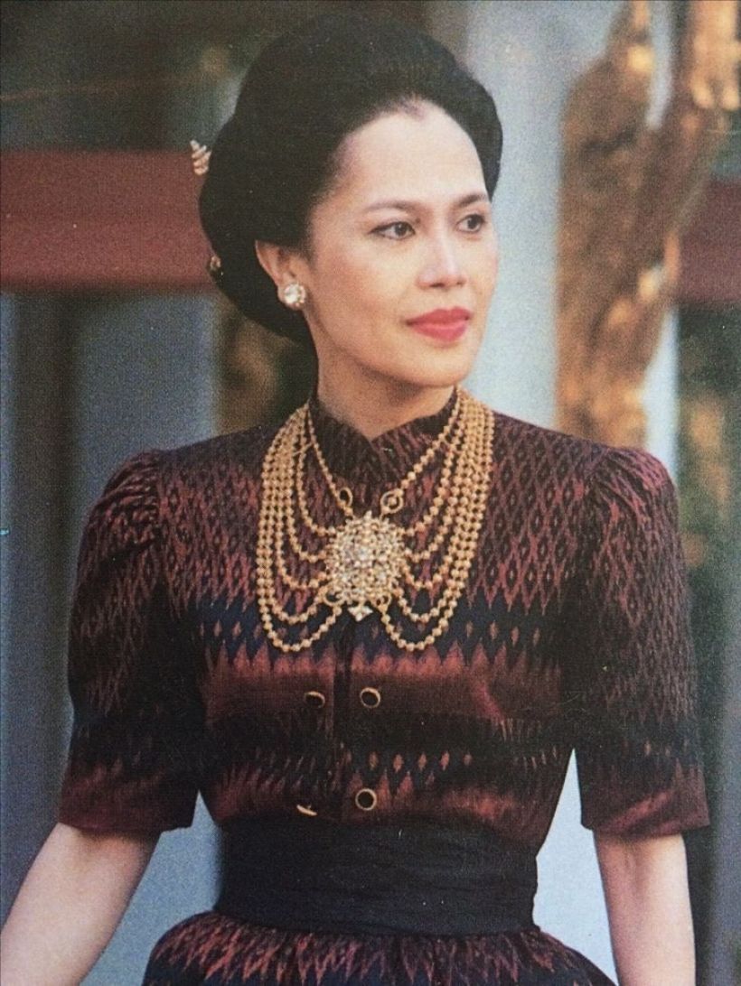 ย้อนชมภาพสวยๆ สมเด็จพระพันปีหลวง ผู้นำเเฟชั่นคนเเรกของไทย