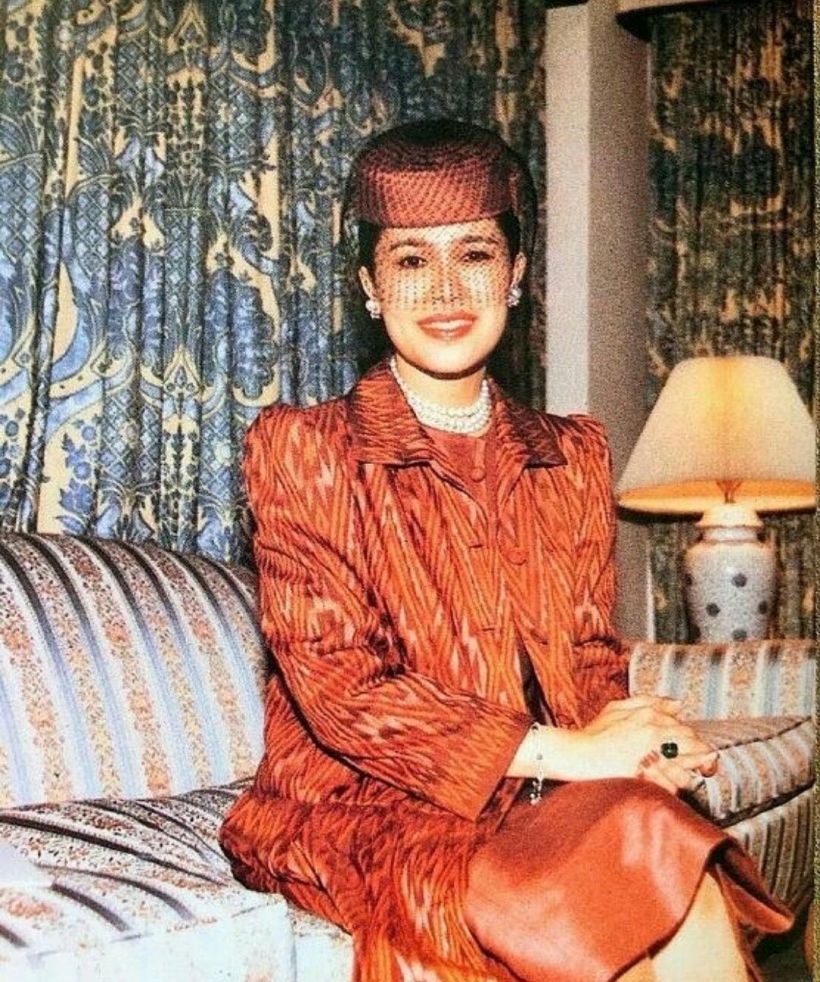 ย้อนชมภาพสวยๆ สมเด็จพระพันปีหลวง ผู้นำเเฟชั่นคนเเรกของไทย