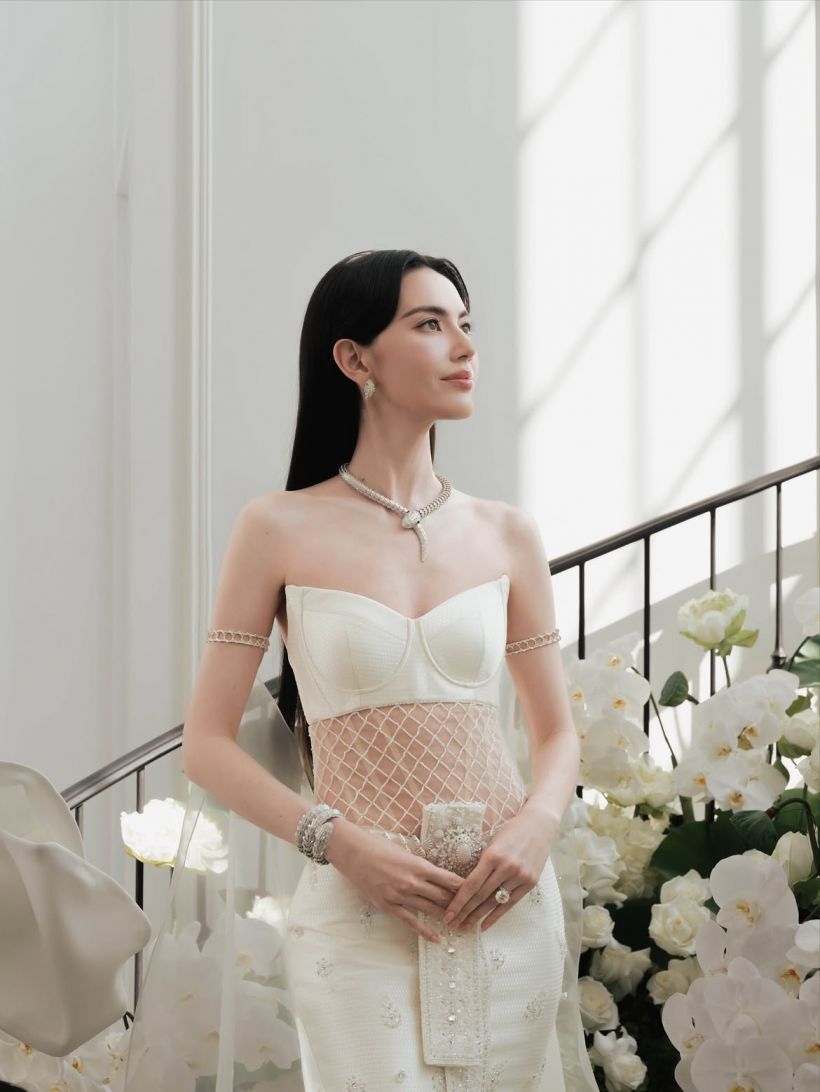 เปิดภาพใหม่เต๋อ ในชุดวิวาห์แบบไทย ทอนาน200วัน ตั้งชื่อผ้า ฉันทวิกา!