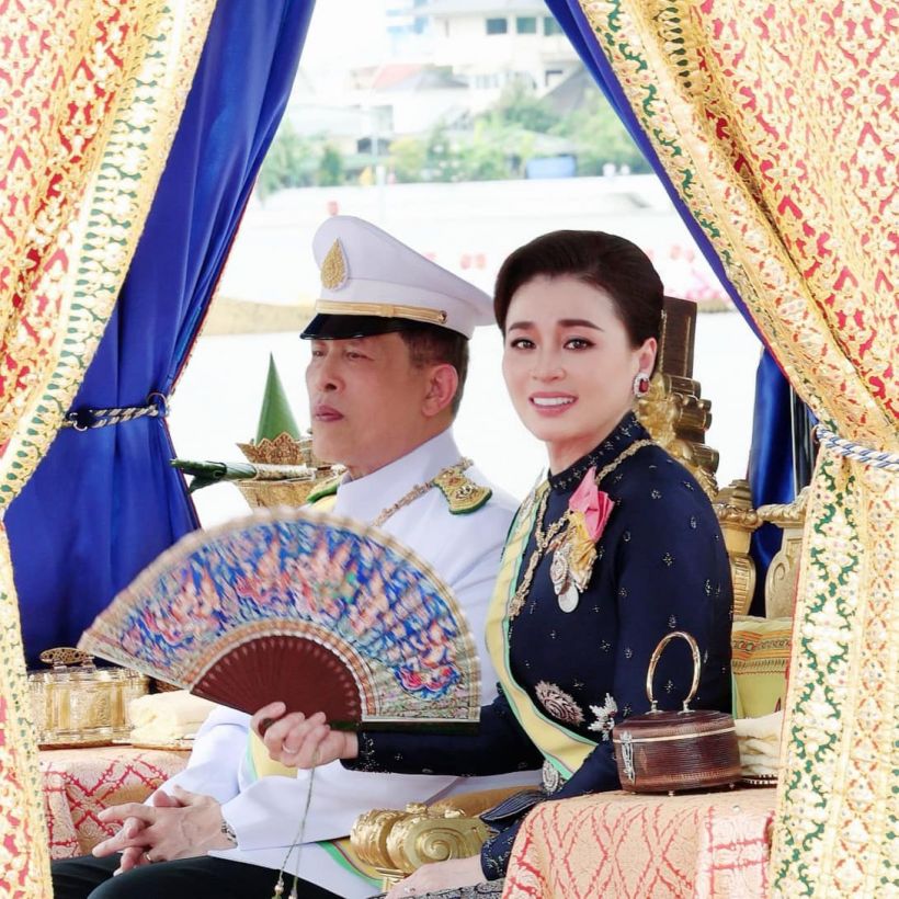 ประมวลพระฉายาลักษณ์ พระราชินีทรงฉลองพระองค์ไทยบรมพิมาน