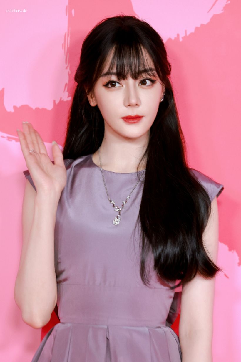 สวยหรูคุณหรู DIOR ลุคนี้ของตี๋ลี่เร่อปา ราคาตาเเตก!