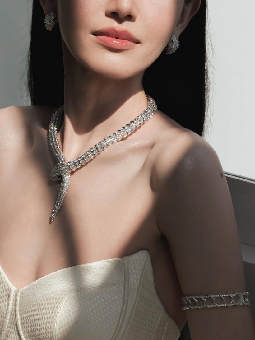 เปิดกรุเครื่องเพชรงู! ที่ใหม่ ดาวิกา ใส่ หรูระยับเบอร์นี้มูลค่าเท่าไหร่?