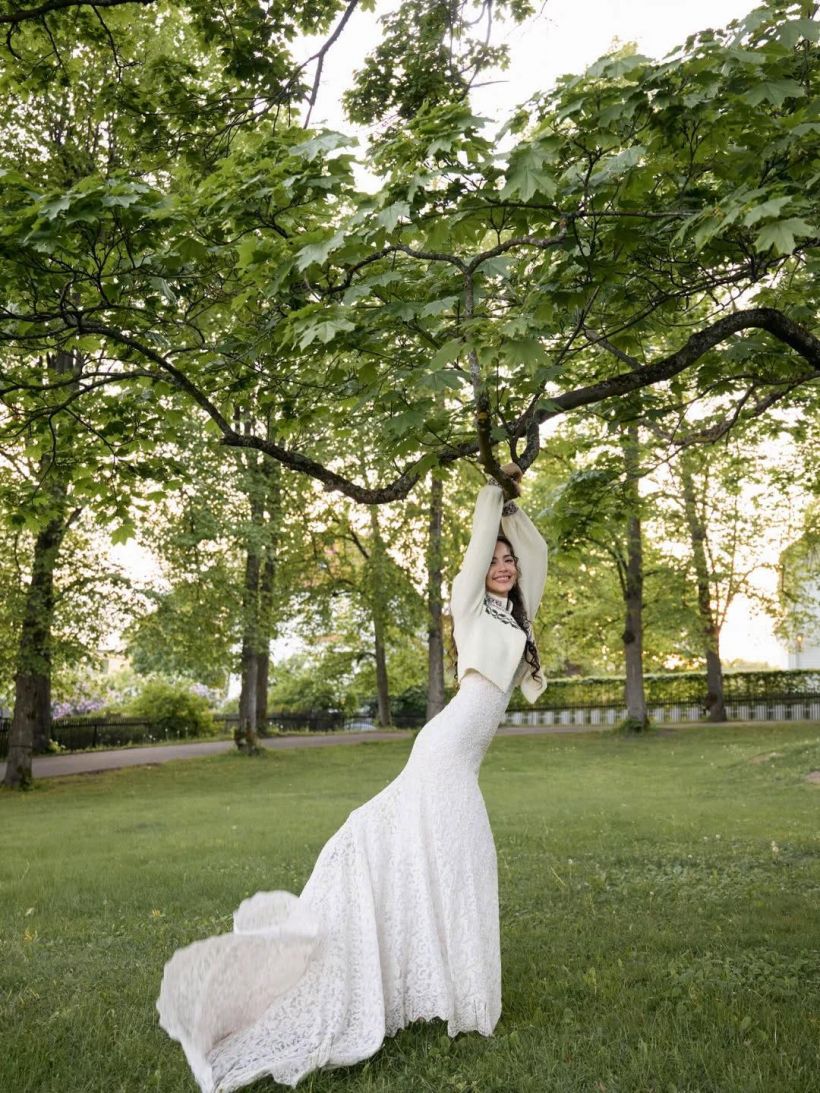 ไม่ใช่แค่สวย! เปิดความหมายเสื้อถัก Nordic ในงานแต่งญาญ่า