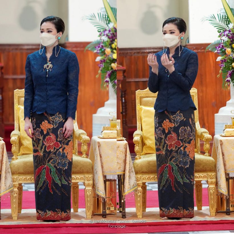   พระราชีนิทรงฉลองพระองค์ผ้าลูกไม้ พระภูษาผ้าปาเต๊ะลวดลายพรรณพฤกษา