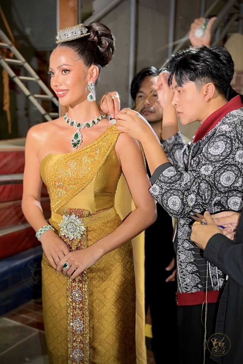 ซูมอินชุดไทยจักรี แอนโทเนีย ใส่ร่วมพิธีเปิดซีเกมส์อลังการตาแตก