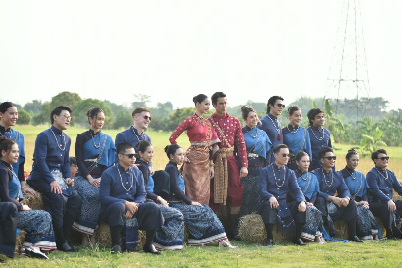 แกะดีเทลชุดเพื่อนบ่าวสาวงาน ณเดชน์-ญาญ่า ทำถึงมาก