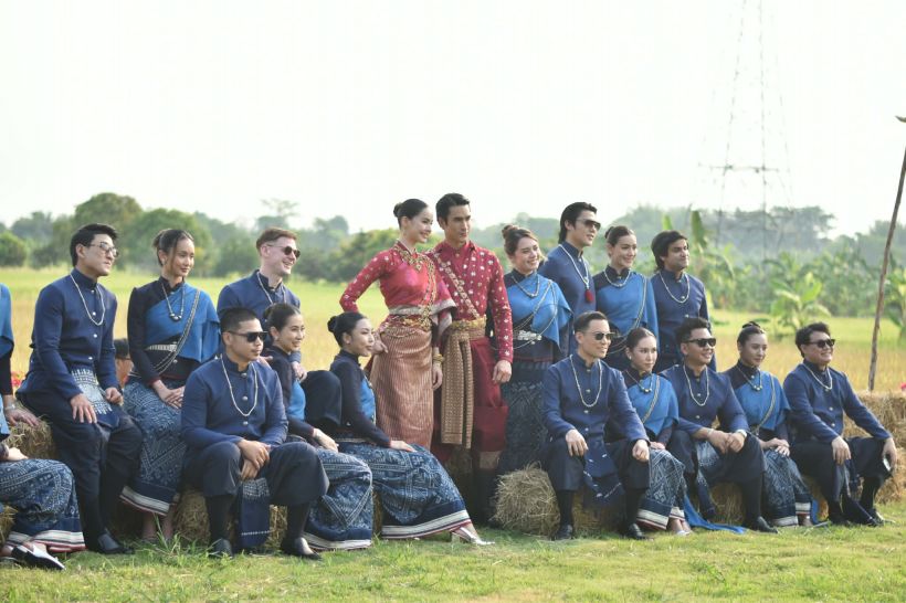 แกะดีเทลชุดเพื่อนบ่าวสาวงาน ณเดชน์-ญาญ่า ทำถึงมาก